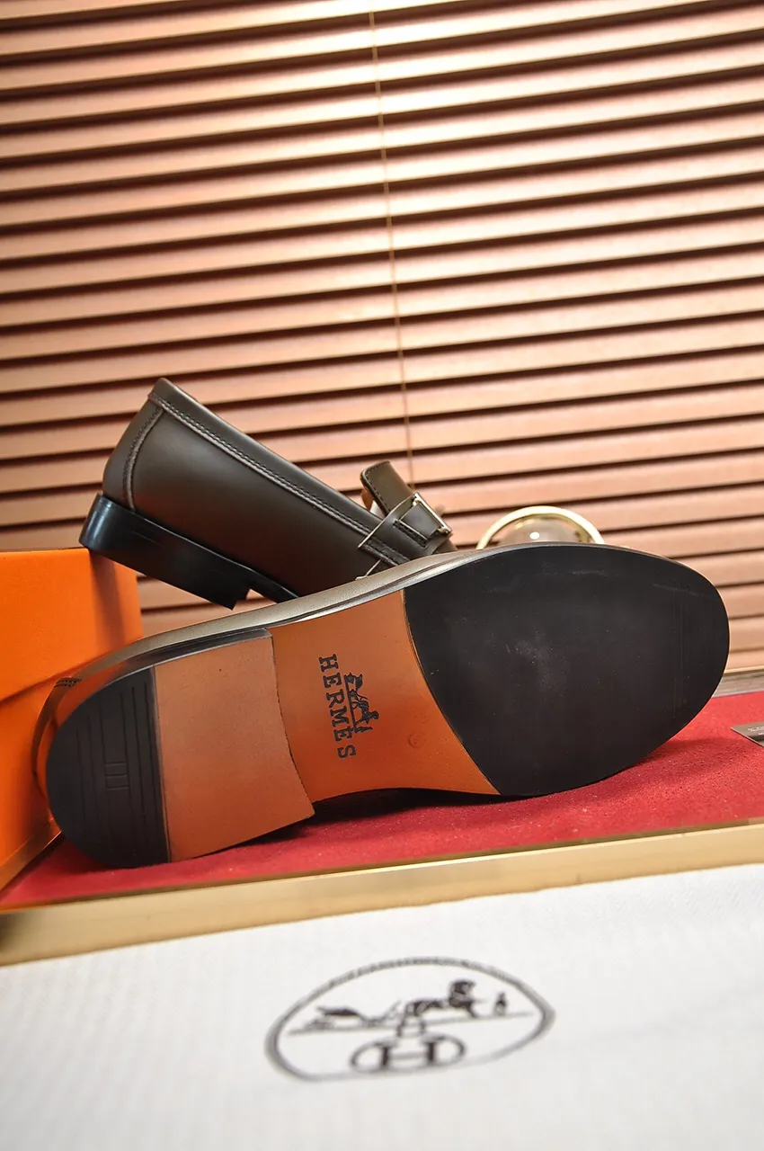 Men's shoes💰460💶[HERMES] (sheepskin lining)🍀Italian top luxury🍀He does not pursue novel styles and gorgeous colors, but attracts the favor of successful men with his flawless, elegant and classic style. Formal leather shoes This very comfortable, simple and stable style allows you to easily match any style! The pattern is absolutely 1:1 refined from the original case, and we strive for excellence in materials, imported cowhide + sheepskin lining💪💪💪extraordinary texture👍! .Black Brown Size: 38-45 (45 customized)